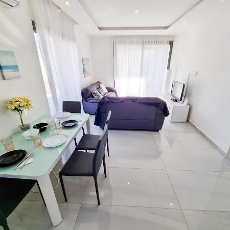 Sea La Vie Seaview Apartmán *