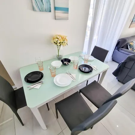 Sea La Vie Seaview Λάρνακα