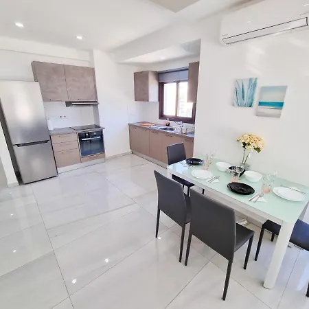 Sea La Vie Seaview * Λάρνακα