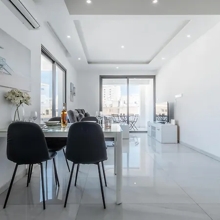 Sea La Vie Seaview Apartment *