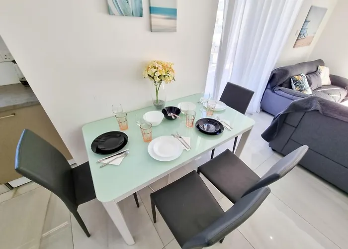 Sea La Vie Seaview ラルナカ